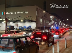 Korki przy Galerii Młociny. Miasto zmienia organizację ruchu. Mieszkańcy nie są zadowoleni