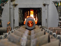 Bajońskie zarobki prezesów pewnej branży ucięte? Dekret ma zatrzymać wypływ pieniędzy do prywatnych kieszeni