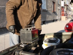 Akumulator mówi "dość". Te objawy zdradzają, że czas na wymianę