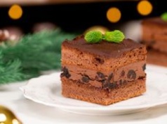 Moja teściowa co roku robi Pijaną Śliwkę. To jej popisowe świąteczne ciasto