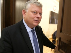 Marek Suski pomylił Sejm z oborą? Szalenie nieeleganckie zachowanie, szkoda gadać [W…