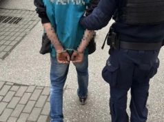 Nie zatrzymał się do kontroli. Dwudziestolatek trafił do celi