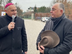 Wigilia Dla Potrzebujących w bydgoskiej hali Łuczniczka. Ks. Wojciech Przybyła: Nie jesteście sami