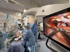Robot mikrochirurgiczny Symani użyty po raz pierwszy w szpitalu wojskowym w Krakowie