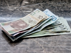 Tyle zarabiają pracownicy samorządowi. Są nowe dane GUS