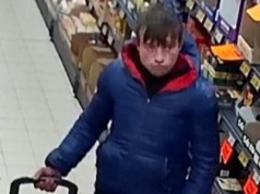 Wszedł do Biedronki i wziął zakupy za prawie 1000 zł. Teraz szuka go policja