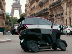 Francuski pomysł na motoryzację. To pół samochód, pół motocykl i półbagietka z tapenadą
