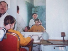 Katka jest czwartym pokolenie fryzjerów w rodzinie. 