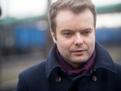 Rzecznik PiS o inicjatywie usunięcia Kurskiego. Apeluje o spokój