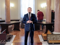 Nawrocki wysyła Okrągły Stół do muzeum. Słusznie. Przejdzie w dobre ręce ze złych