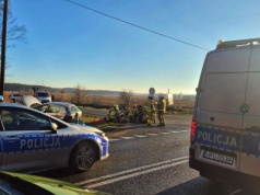 Policjant potrącony na wypadku (ZDJĘCIA)