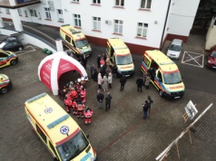 Nowe karetki na podkarpackich drogach. Sześć nowoczesnych pojazdów zasiliło region