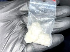 Ukrył w bluzie torebkę z mefedronem. Grożą mu 3 lata więzienia