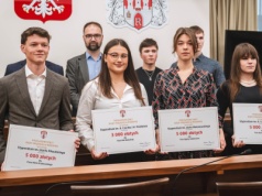 Stypendia Rady Miejskiej w Radomiu rozdane. Wsparcie trafiło do młodych, utalentowanych mieszkańców