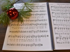 Nieśmiertelne hity. TOP 50 najlepszych i najbardziej kasowych piosenek świątecznych