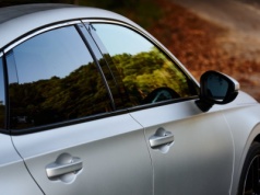 Chcieli dorównać Toyocie Corolli, a wyszło im tańsze i mocniejsze auto. Po rabacie 18 tys. zł i z lepszym dostępem do bagażnika to bardzo dobra opcja