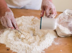 Ciasto na pierogi twarde jak podeszwa? Technolożka żywności wylicza błędy. "Odpoczynek"