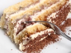 TOP 10 warstwowych ciast na Boże Narodzenie. Znikną ze stołu szybciej niż myślisz