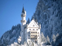 To miejsce stało się inspiracją dla Disneya. Zimą zamek Neuschwanstein wygląda magicznie