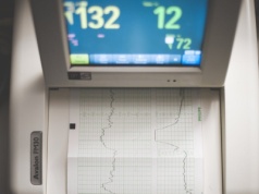 Aplikacja SATROECG z AI oceni ryzyko incydentów sercowych u pacjentów