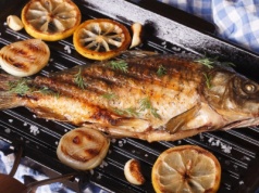 Takiego karpia jeszcze nie jedliście. Świąteczny hit z kaszą i grzybami według przepisu Karoliny Stolarskiej-Bigos