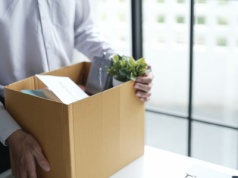 W tych sytuacjach pracodawca musi wypłacić świadczenie. Polacy o tym nie wiedzą i tracą tysiące złotych