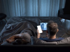 Praca pocięta na kawałki, brak skupienia i nadgodziny. Pracownicy mają tego dość