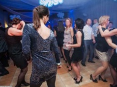 Na "śledziku" puściły im hamulce. "Obudziła się obok kolegi z pracy"