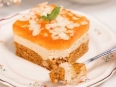 Świąteczny przekładaniec znika ze stołu w mgnieniu oka. To moje ulubione zimowe ciasto