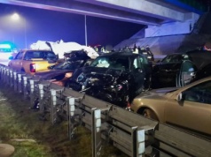 Karambol z udziałem 26 samochodów. Jest wielu rannych