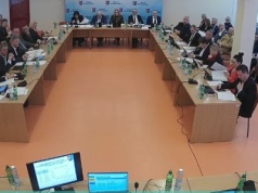 Radni uchwalili budżet powiatu ostrowieckiego. Podczas sesji emocji nie brakowało