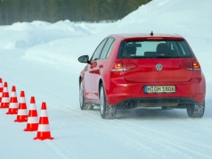 Ranking 8 opon zimowych 225/45 R17 (test 2025/2026)