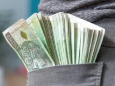 Gotówka znika z biznesu. Przedsiębiorcy muszą uważać na limit