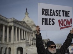 Pliki Epsteina usunięte. Kontrowersyjne zdjęcia zniknęły