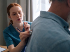 GUS policzył, ilu pracuje lekarzy. W tych dziedzinach przybyło najwięcej specjalistów