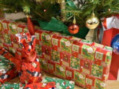 Takich prezentów spodziewaj się pod choinką. Oto ile i na co wydają Polacy