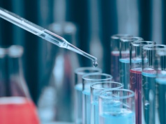 Sztuczna inteligencja w medycynie wykazuje uprzedzenia. Nowe badania z Harvardu