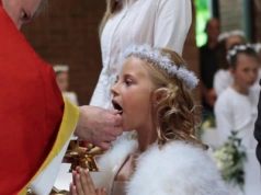 Diecezji legnickiej odpływają wierni. Kurczy się też kler