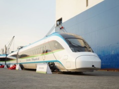 Pierwszy szybki pociąg Hyundai Rotem w drodze do Uzbekistanu