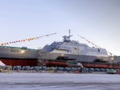 Kolejny wojenny gigant zszedł na wodę. Trafi na Bliski Wschód