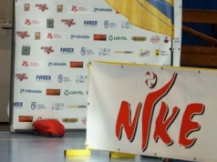 Bezradna Nike Węgrów