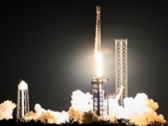Rakieta SpaceX Elona Muska nagle wybuchła. 450 pasażerów samolotów zagrożonych