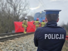 Tragedia na przejeździe Ziębicach. Policja ustala czy zapory były opuszczone