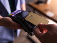 Polacy zrobili się wygodni. Płacą tylko wtedy, gdy sposób im odpowiada