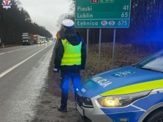 Kolejka ciężarówek na DK12 przed Dorohuskiem ma około 20 km. Policja wprowadziła strefę buforową w Chełmie