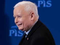 Kaczyński trąbi o drożyźnie i wstawia przerobione zdjęcie Tuska. Ma zieloną twarz