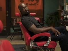 Kolejny bohater powróci do MCU? Mike Colter wywołał kolejną lawinę plotek