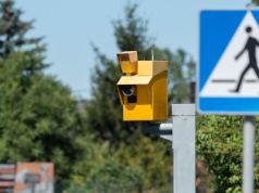 Połowa zdjęć z fotoradarów do kosza. Ministerstwo zdradziło nowy plan