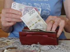 Ważny limit dotyczący renty wdowiej. ZUS może obniżyć świadczenie