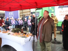 Wigilia dla osób bezdomnych po raz 29. na Rynku Głównym. „Dom chleba” dla potrzebujących